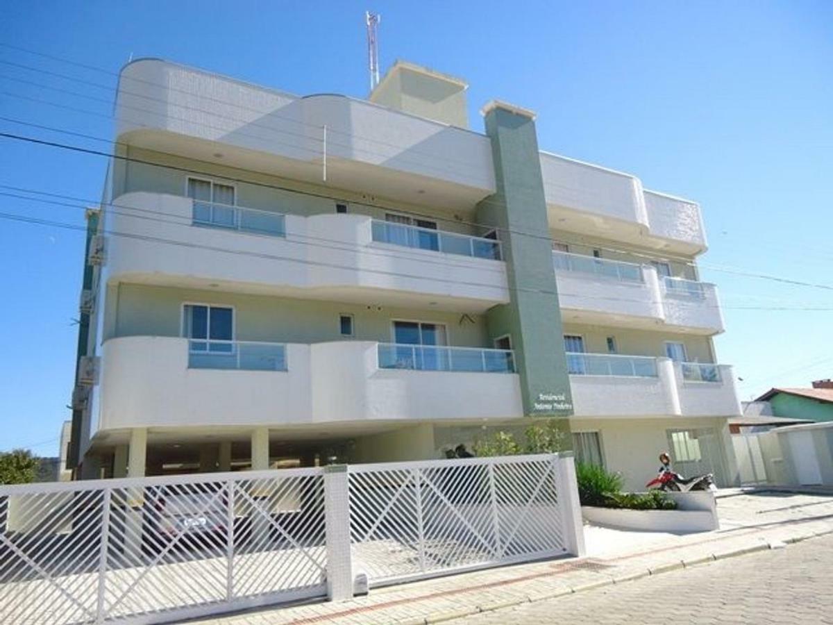 Res. Antonio Pinheiro. Apartamento Com 2 Dormitorios. Bombinhas Exteriér fotografie